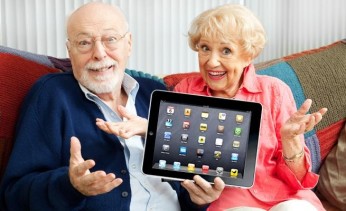 old-people-with-ipad-655x400